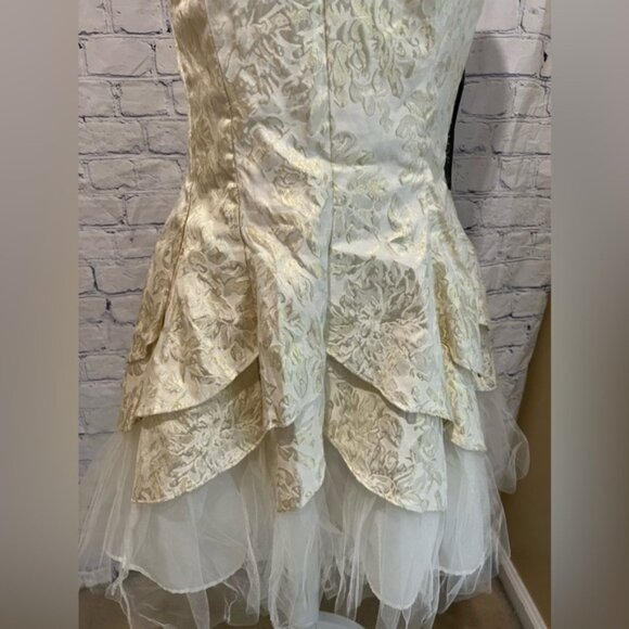 NWT Masquerade gold homecoming prom dress With Tulle Size 13/14 - Picture 3 of 9